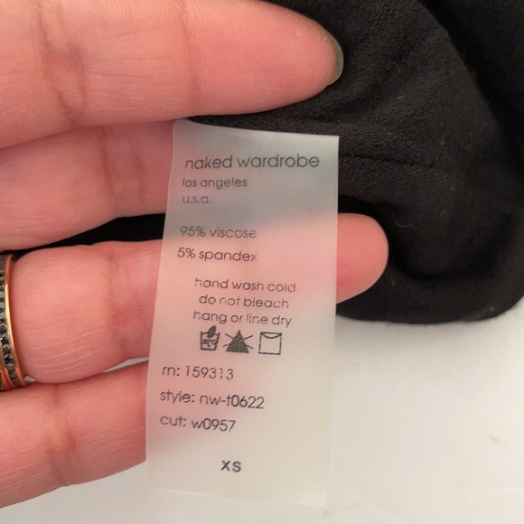 Naked Wardrobe X Lori Harvey Black cutout off shoulder long sleeve crop top XS - Picture 4 of 4